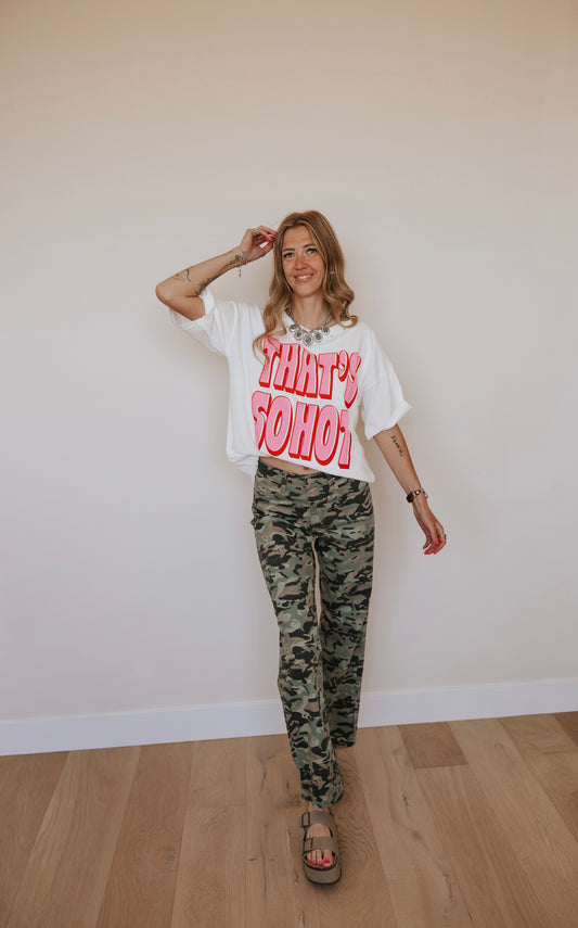 THAT’S SO HOT GRAPHIC TEE