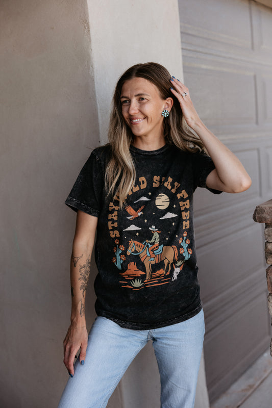 STAY WILD STAY FREE GRAPHIC TEE