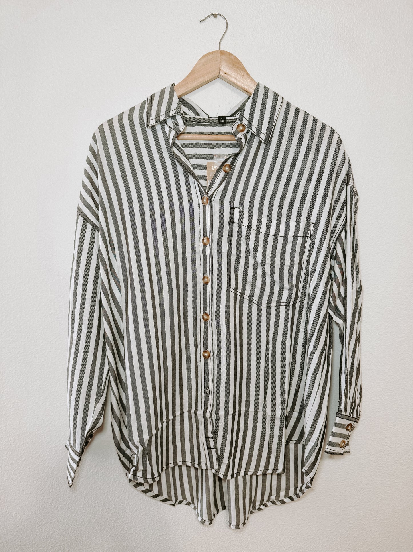 TK STRIPE BUTTON UP
