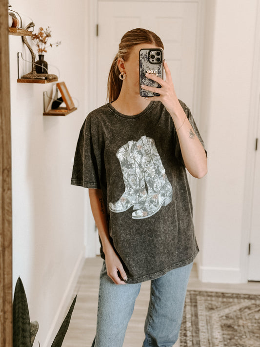 CAMO BOOT TEE